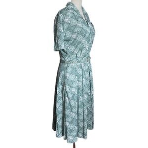 Shelton Stroller ~ Women’s Size 16 ~ Vtg ~ Green & White ~ Plaid Design ~ Dress